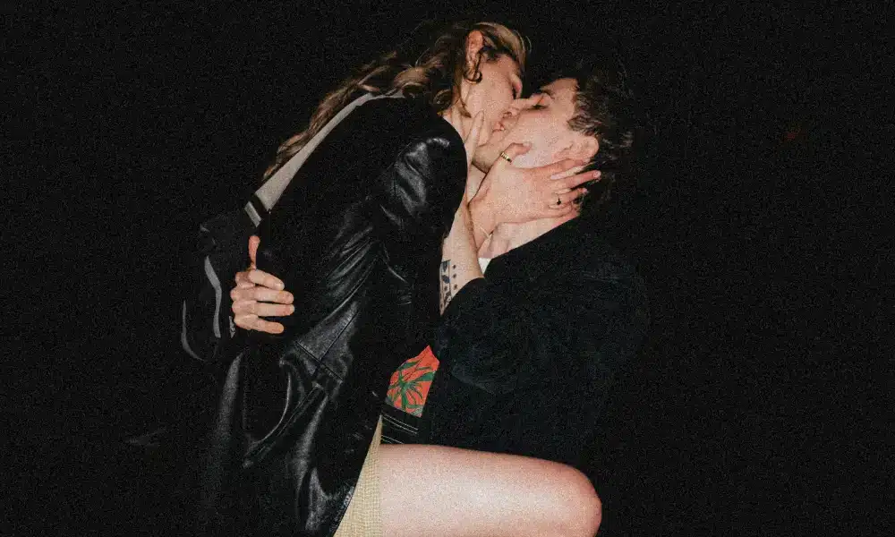 Después del contacto cero 2 beso-despues-de-contacto-cero